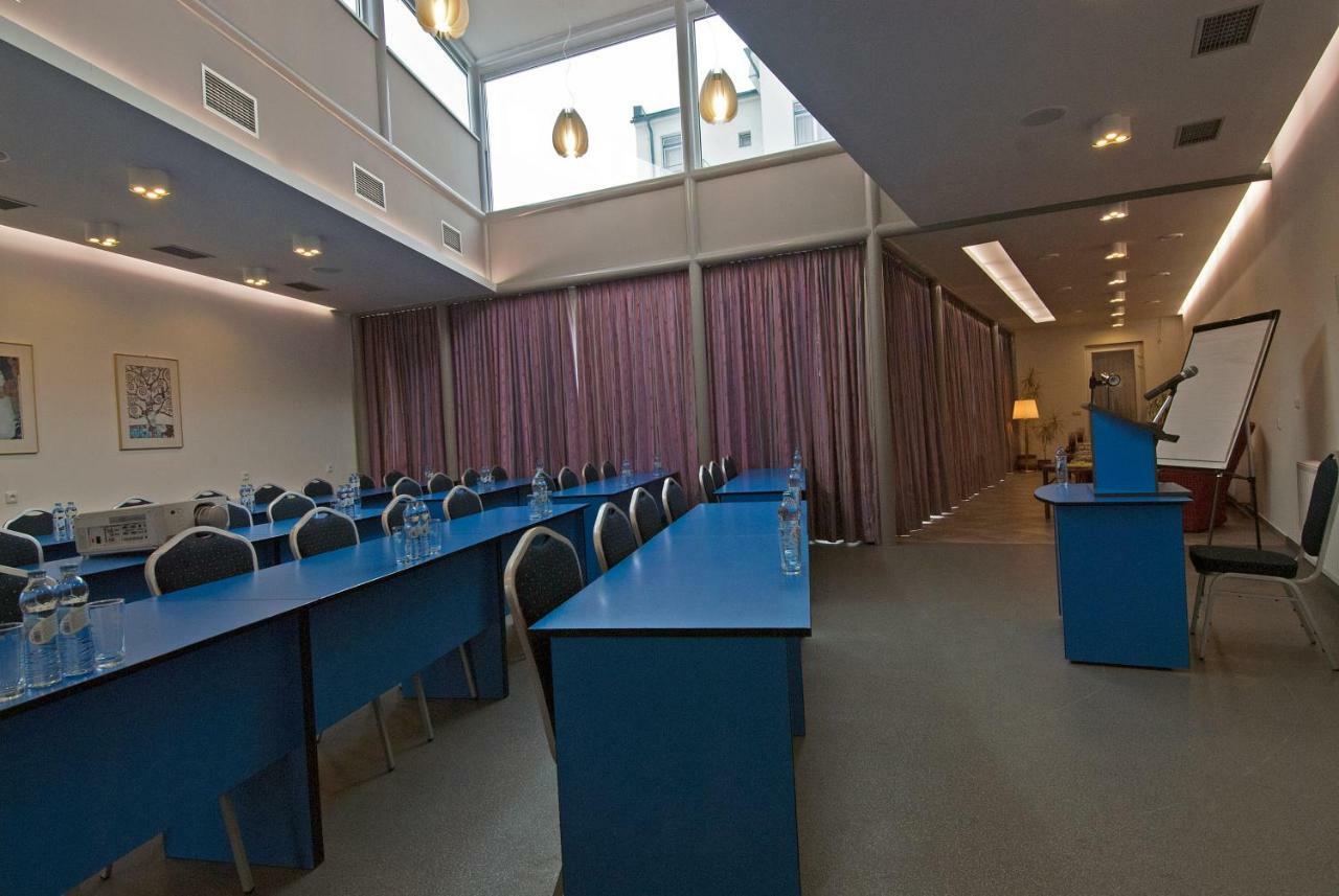 Hotel Krystal Luhacovice Bagian luar foto