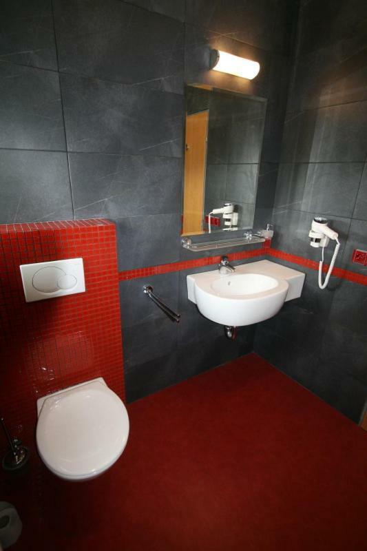 Hotel Krystal Luhacovice Bagian luar foto