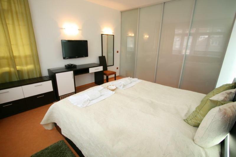 Hotel Krystal Luhacovice Bagian luar foto